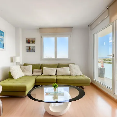 Apartment With Scenic View *