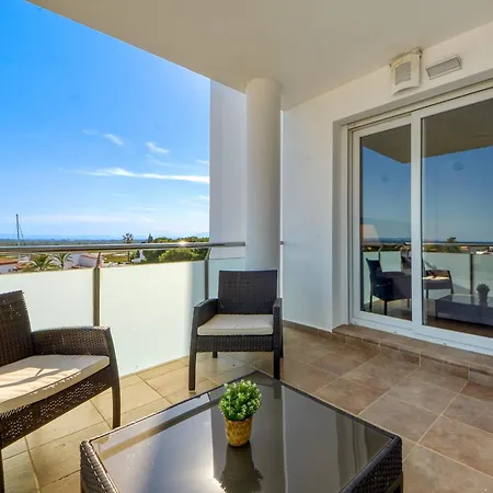 Apartment With Scenic View *